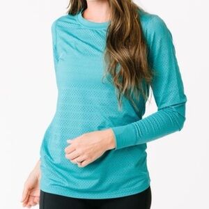 Zyia Chill Long Sleeve Top. Size Medium. EUC